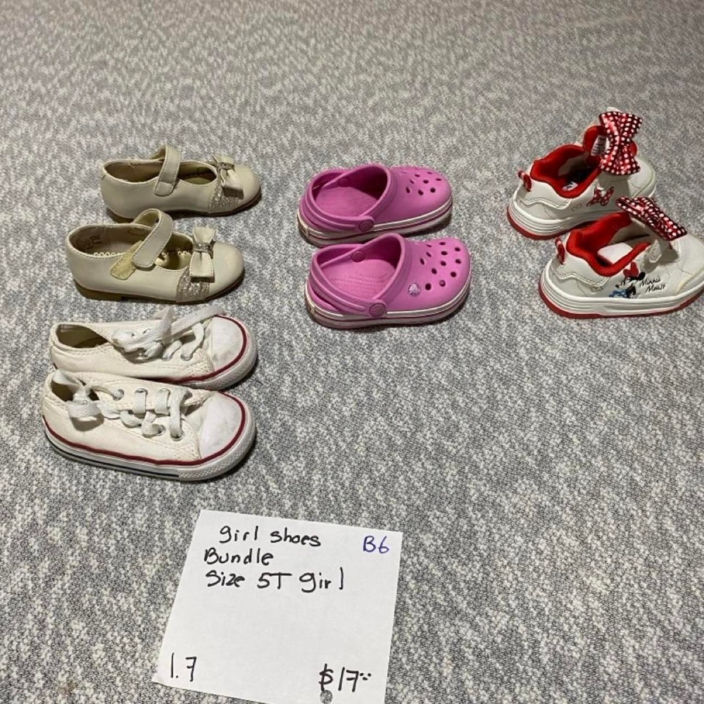 Girls shoes bundle size 5T. SKU-B6
